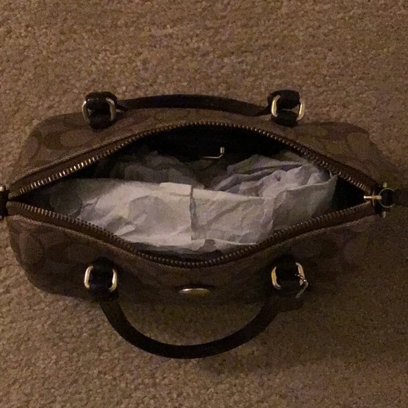Authentic Coach Purse - Picture 4 of 8